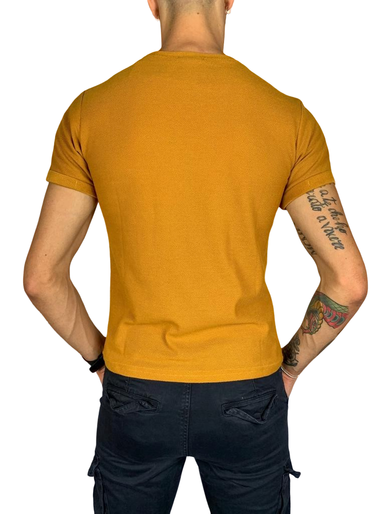 t shirt bianca sottogiacca